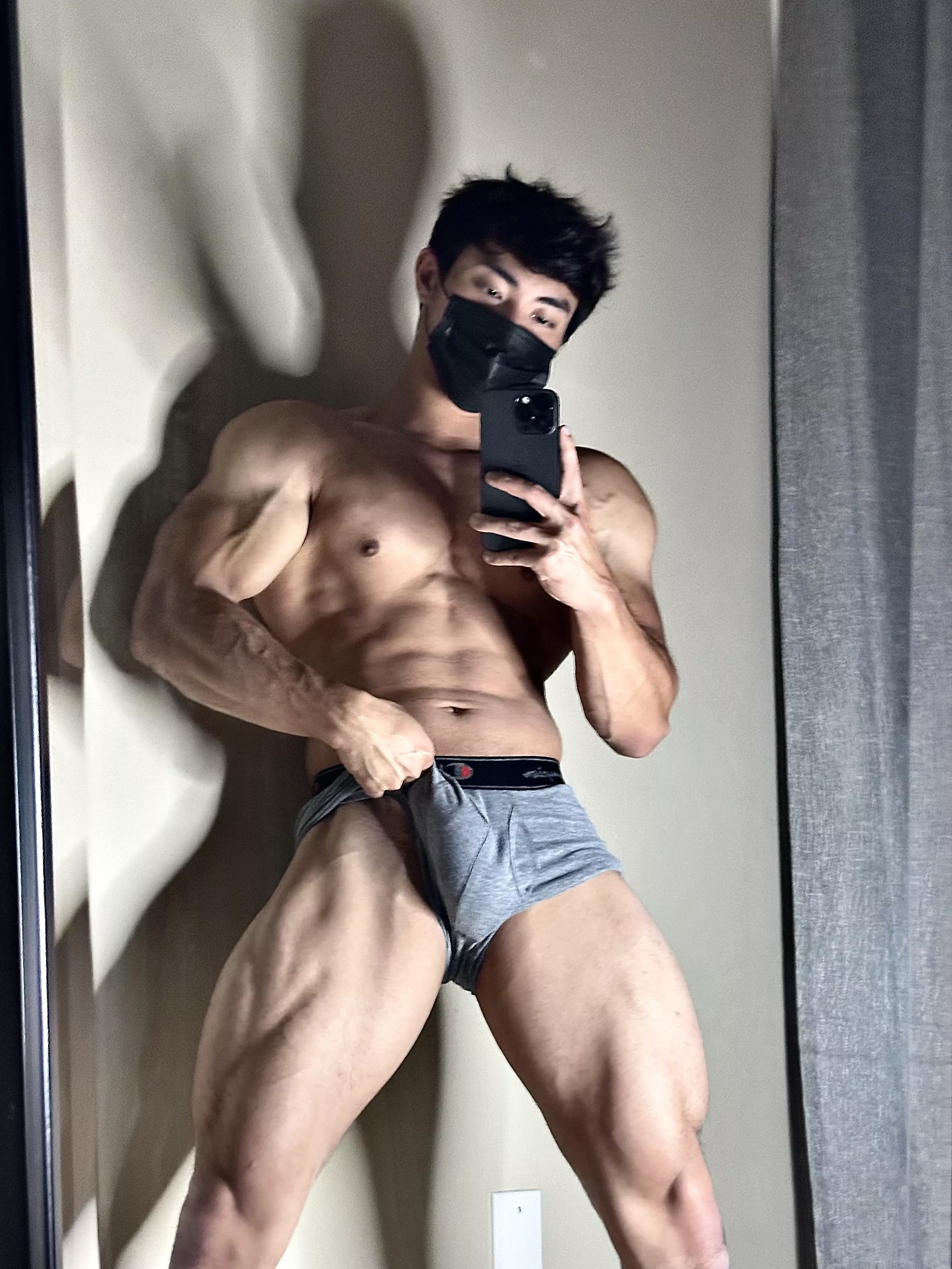 [19] would u spread ur cheeks for me? posted by AlexParkxxx