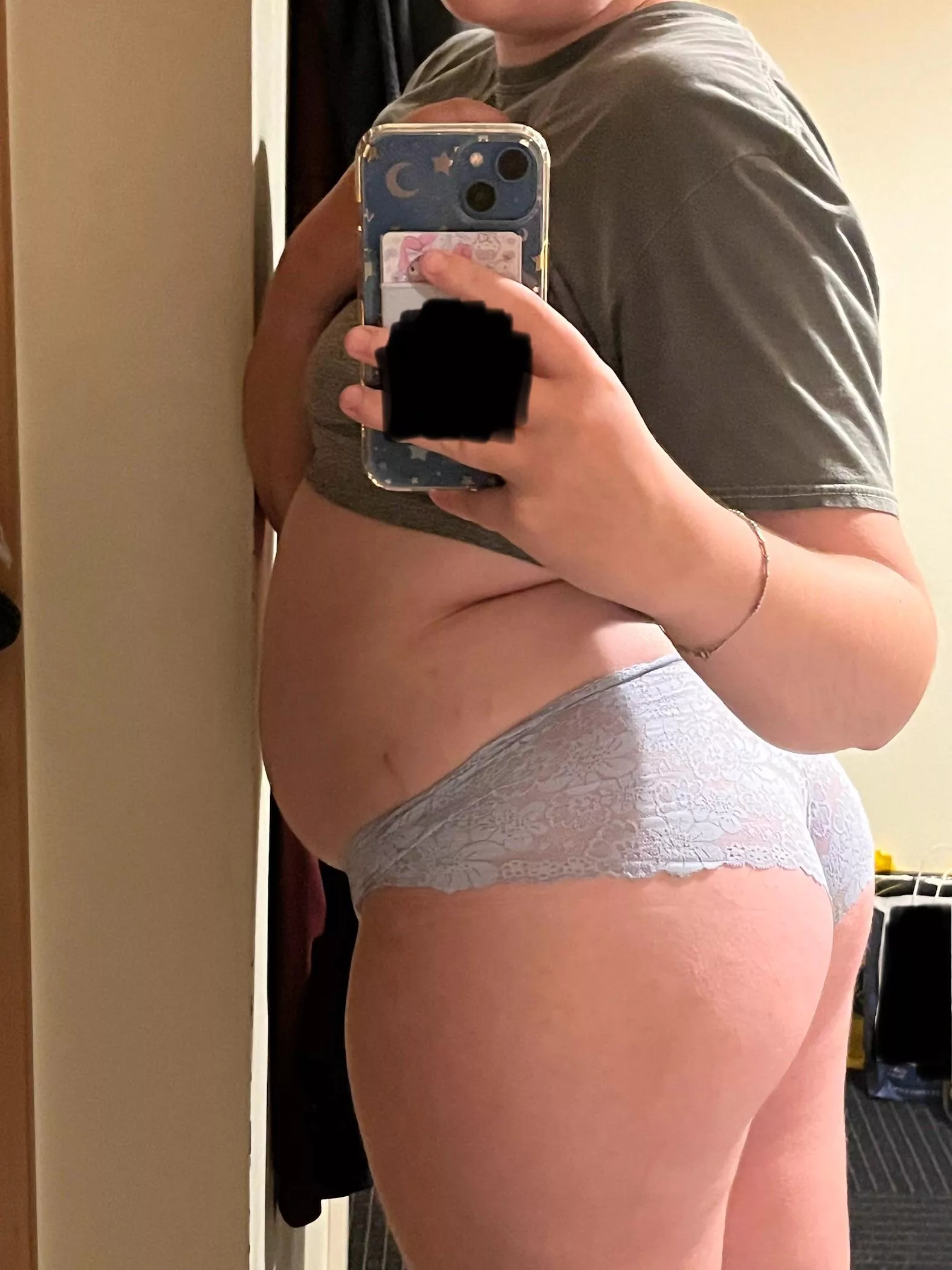 big ass or big belly? posted by cinnamonsoftie
