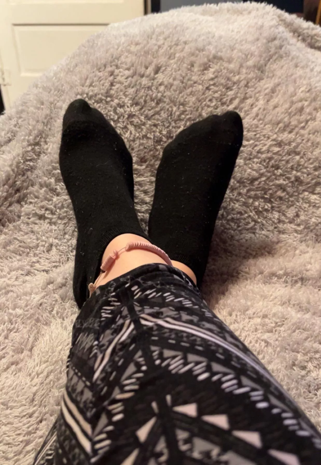 FF [SSweetfeet24]👣🧦 posted by Loud-Cantaloupe4510