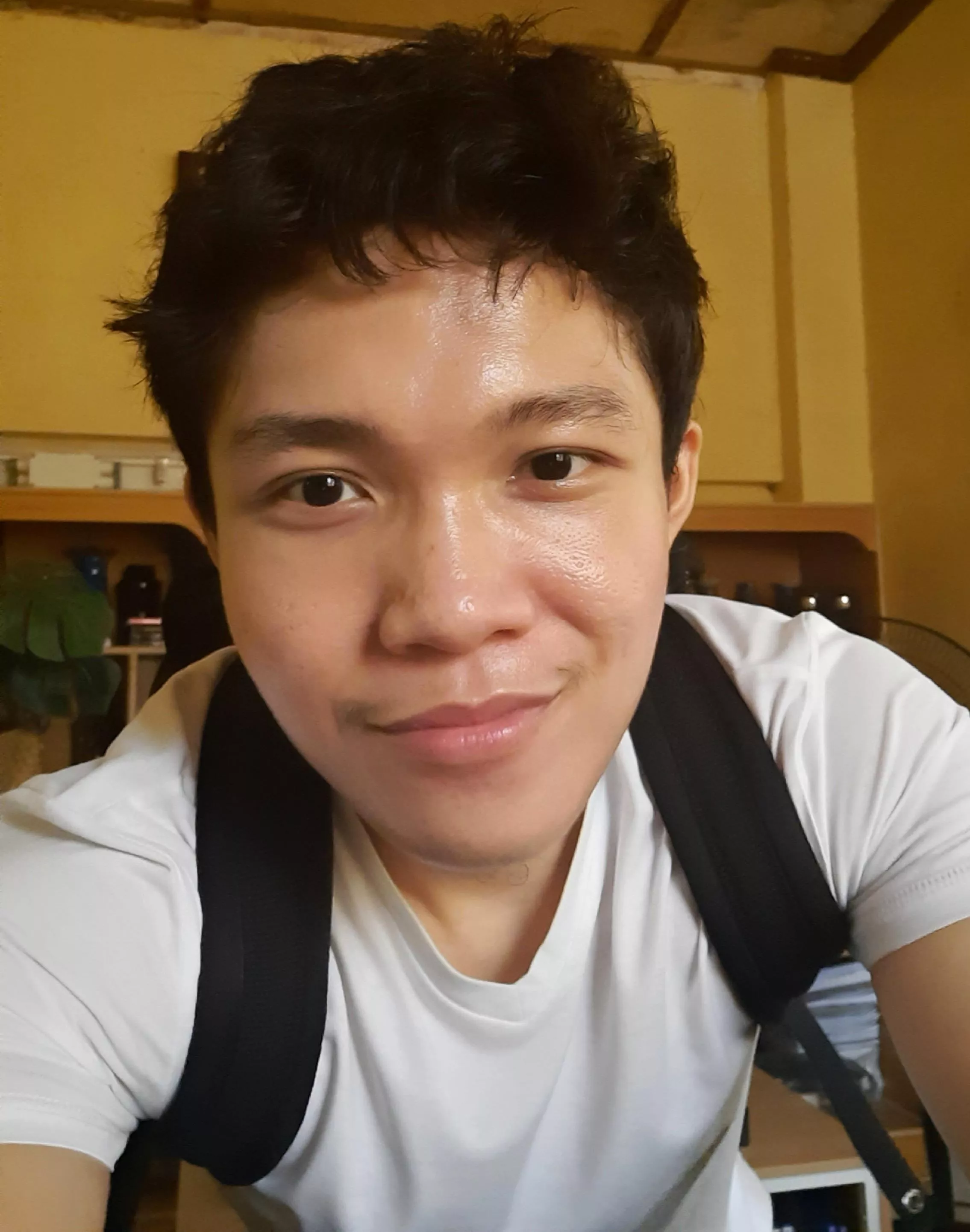 Hello gay bros! 👋😄 posted by brutalbordeaux