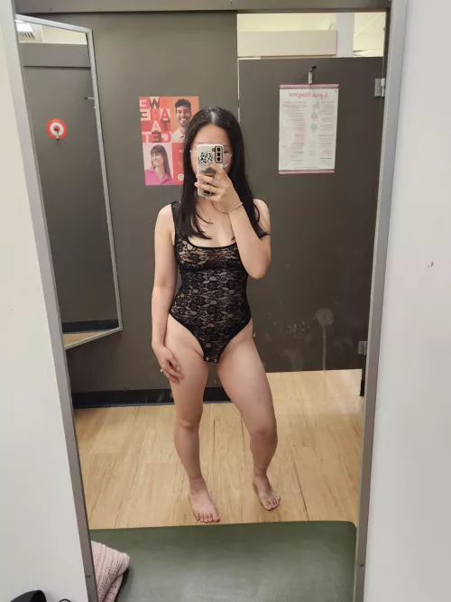 Helo me with my buttons real quick by vieravixen