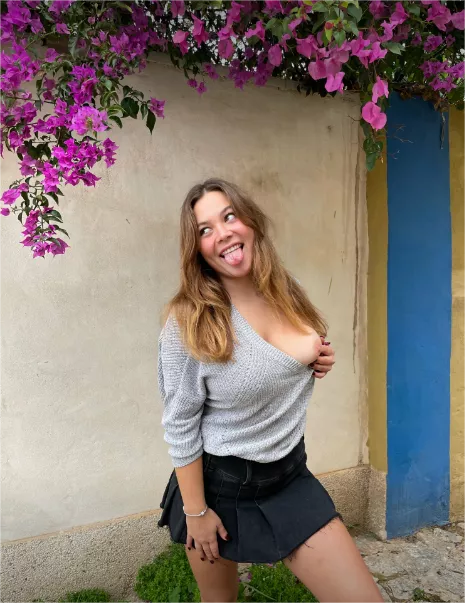 I’m thirsty. I need your cum in my mouth or dripping down my chest posted by milkysses