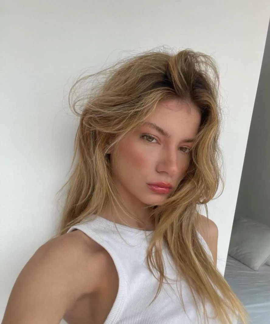 Jaqueline Kravtchenko posted by Reasonable-Owl-3857