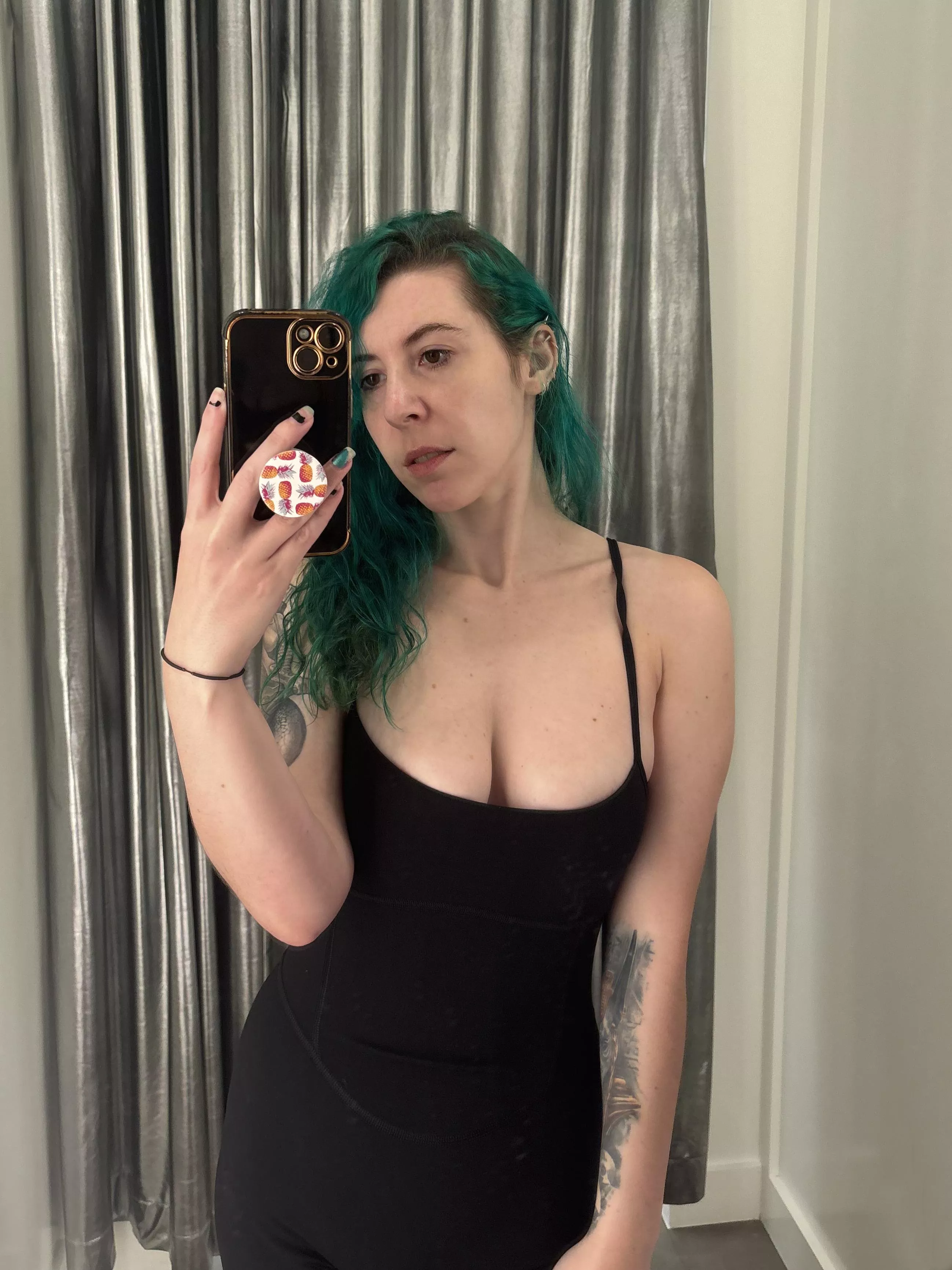 Jumpsuit cleavage posted by sirenskiss3