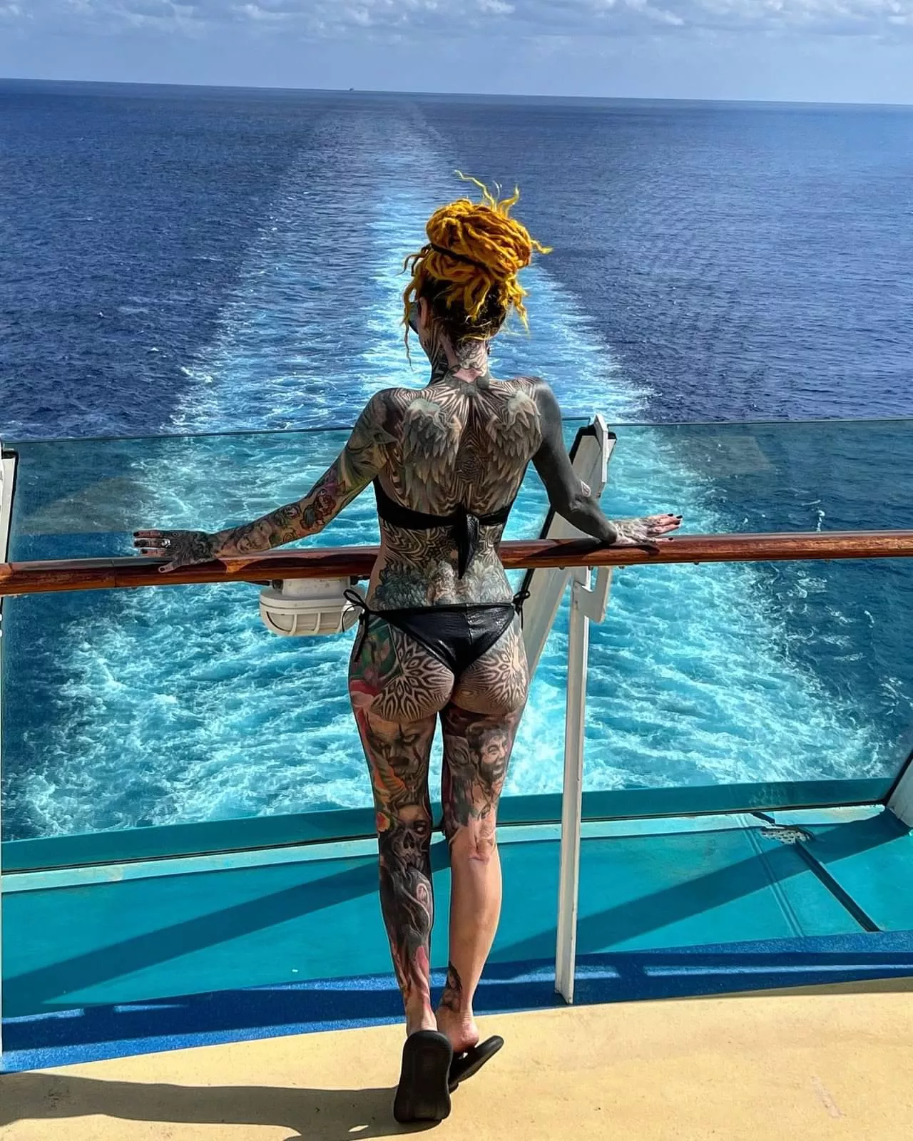 Lena Scissorhands posted by roofus8658