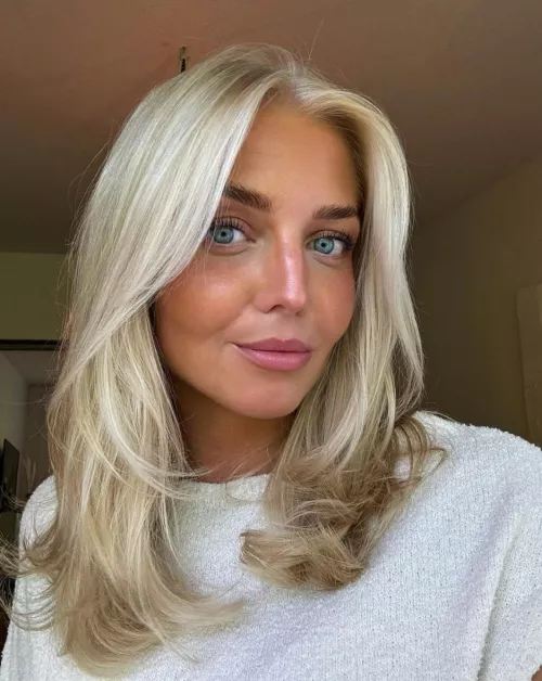 Mina Waxin - Swedish Hockey Player by Packaryammy