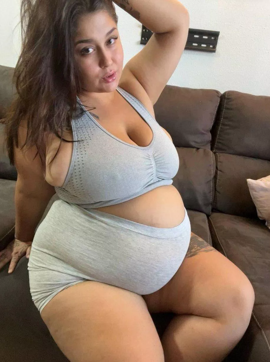 my goal is to reach 300 pounds and my clothes are already too tight. posted by SourImogen