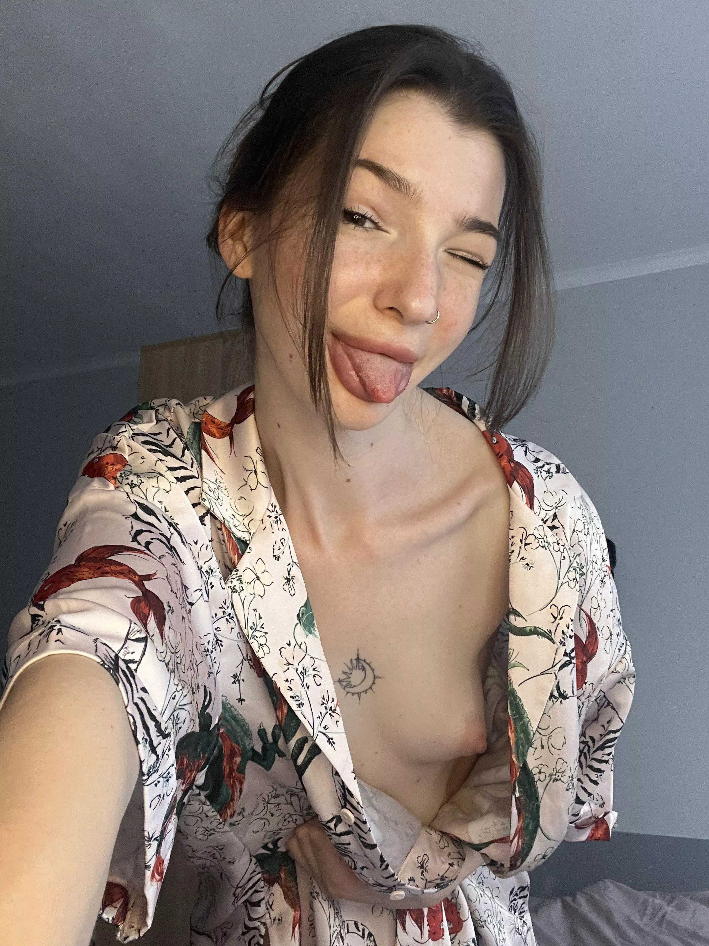 my nipples want to go in your mouth posted by Cynthia_Roper1q