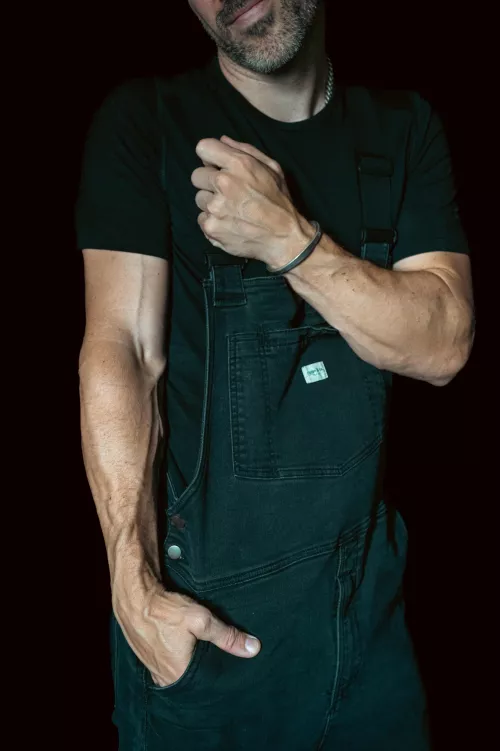 Overalls & T szn 🖤 by surly_fox