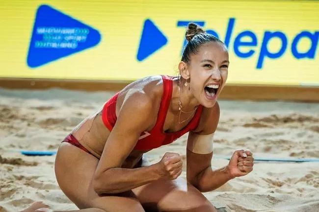 Sophie Bukovec posted by YongWeddle