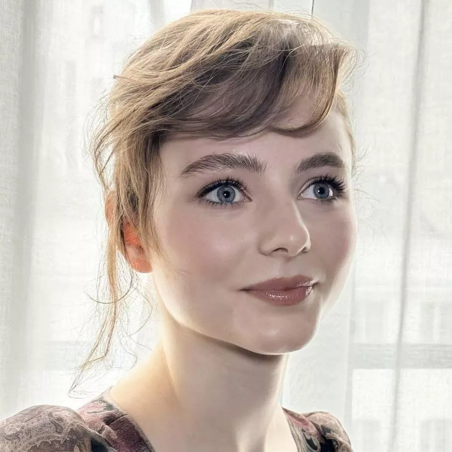 Thomasin McKenzie posted by KG101411