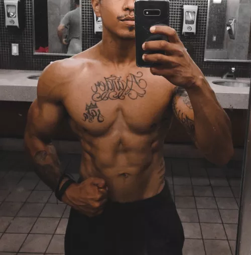 Your favorite Personal Trainer by shortking_fit