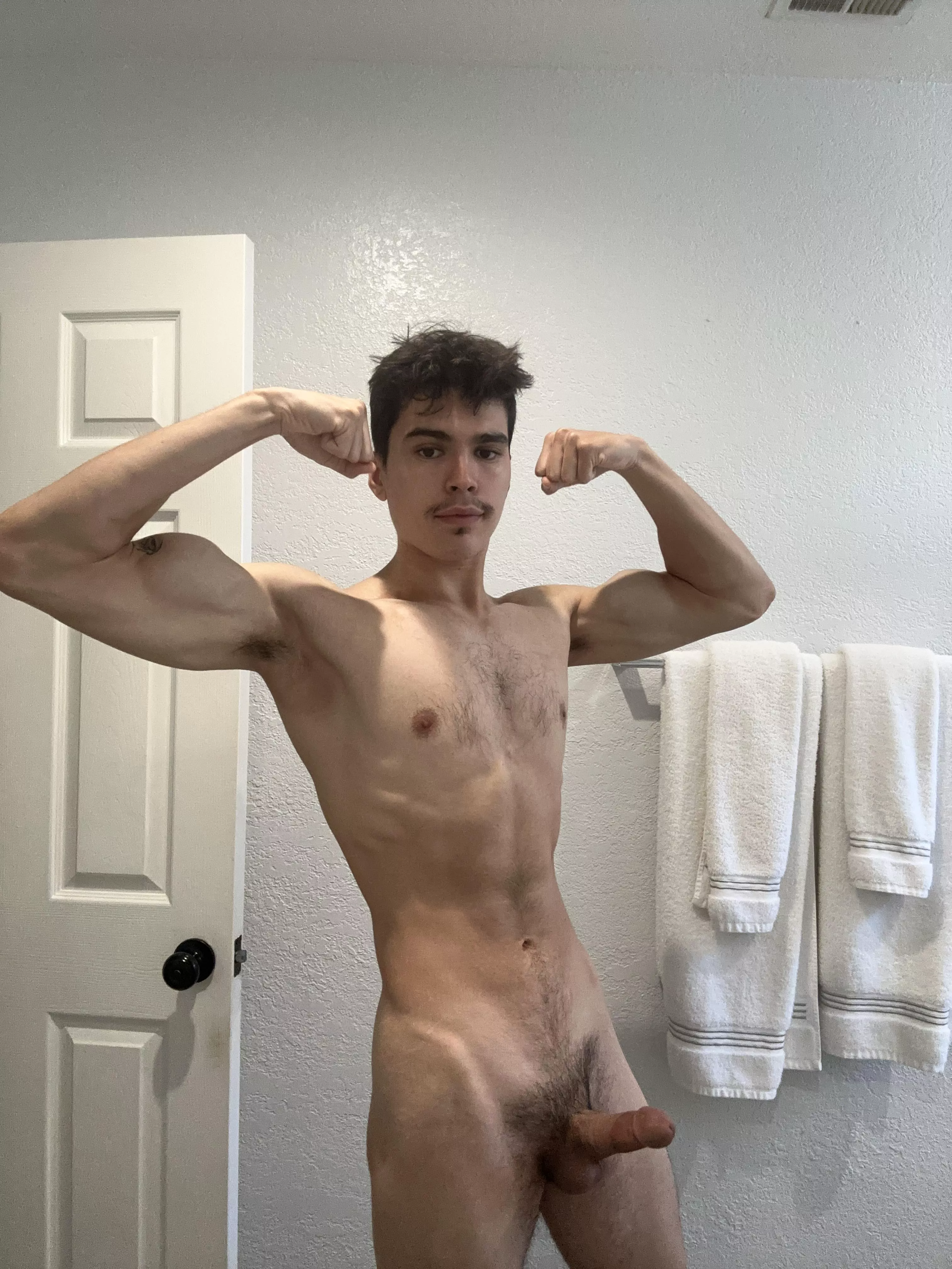 (22M) Trying some new poses :)  posted by Manymany1616