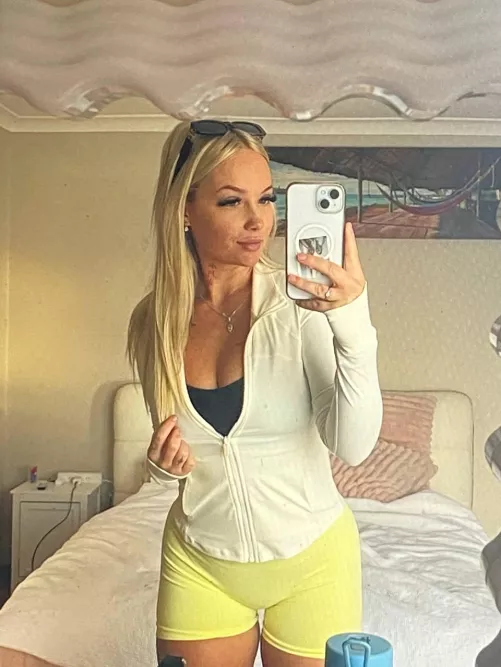 does my outfit turn u on?  by KnappSylvia