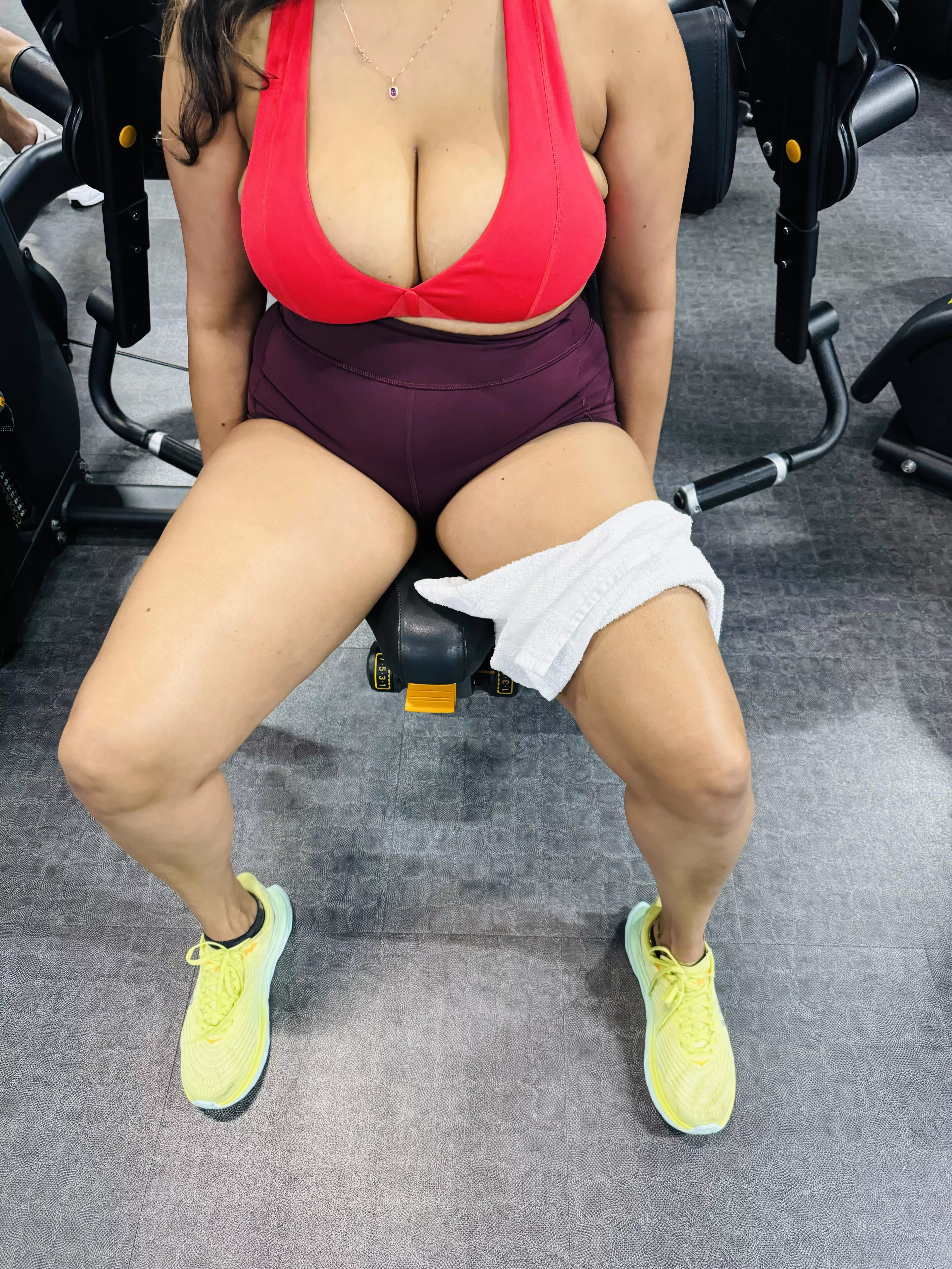 [F] Younger guys really liked my deep.... stretch posted by desiwife99