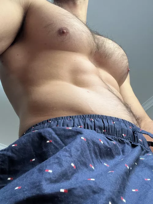 Hey what you're doing down there? 👅 by calebpec