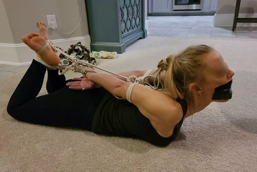 I wonder if you would unwrap me posted by sexybabecianne