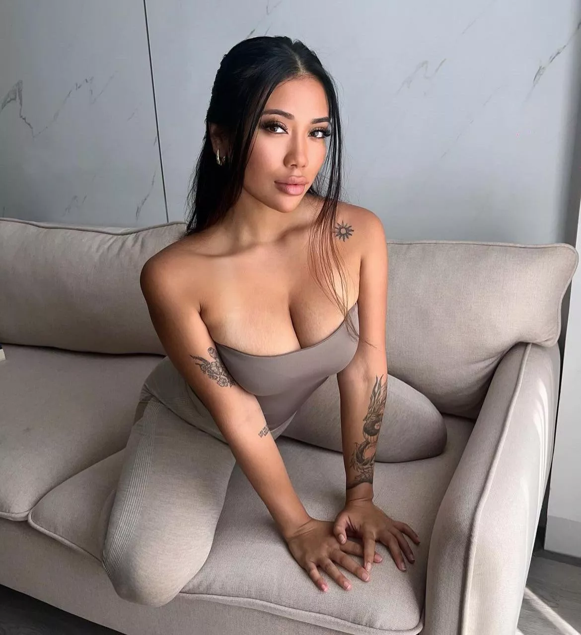 I’m 24 and still single. Anyone wanna date a filipina? 🥹🥰 posted by Moraigne