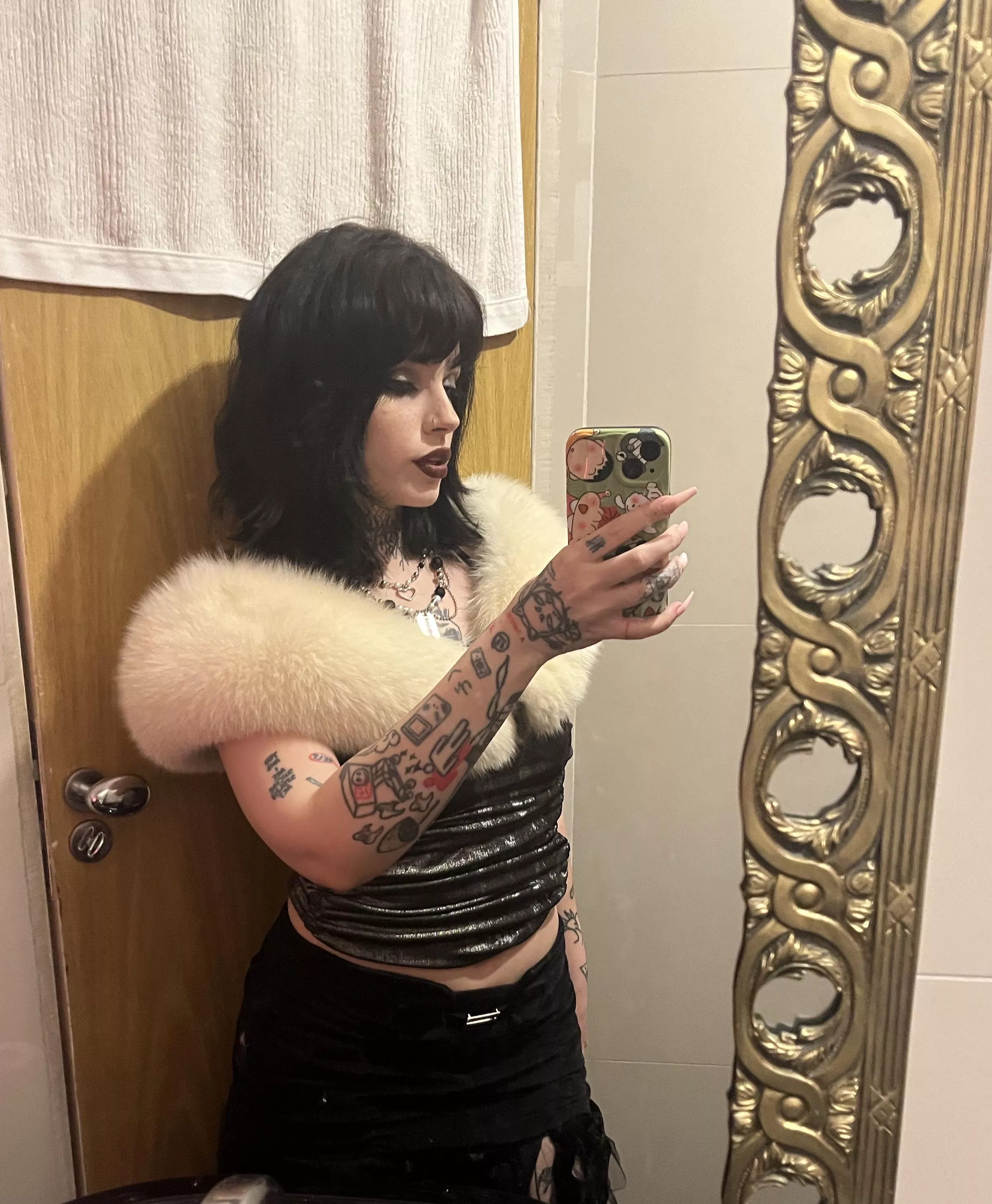 I'm not sure if classy is how many people would describe me, but an attempt was made. posted by Encanta2