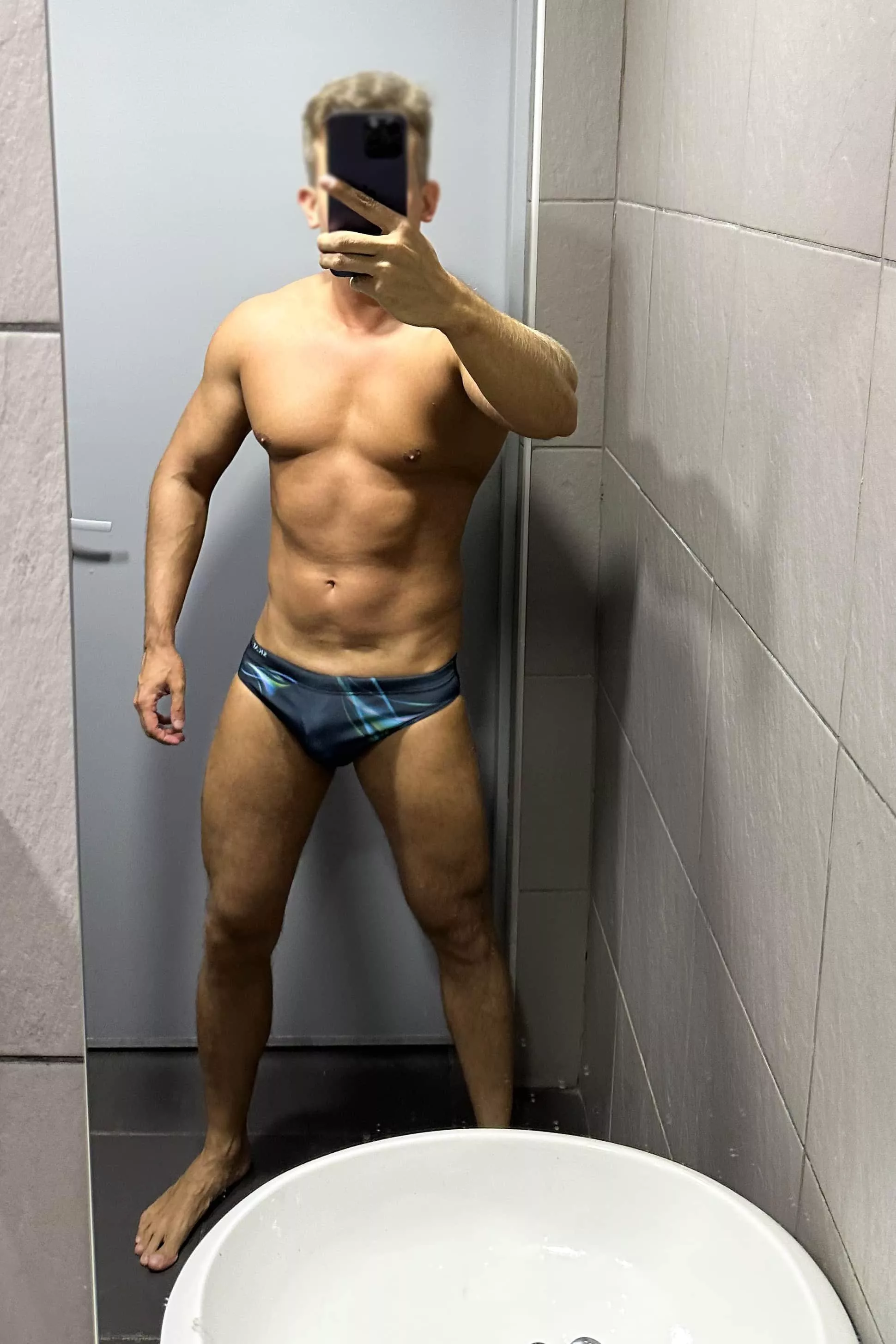 Tightswim posted by alexandromortias