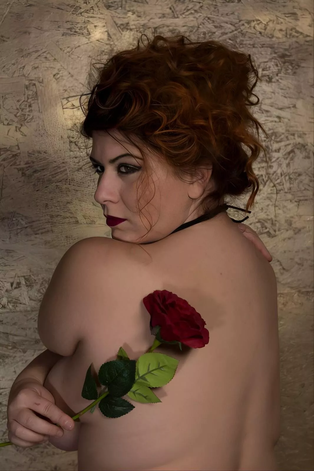 With clothes or without, London Andrews looks amazing!  posted by duncan_wooster