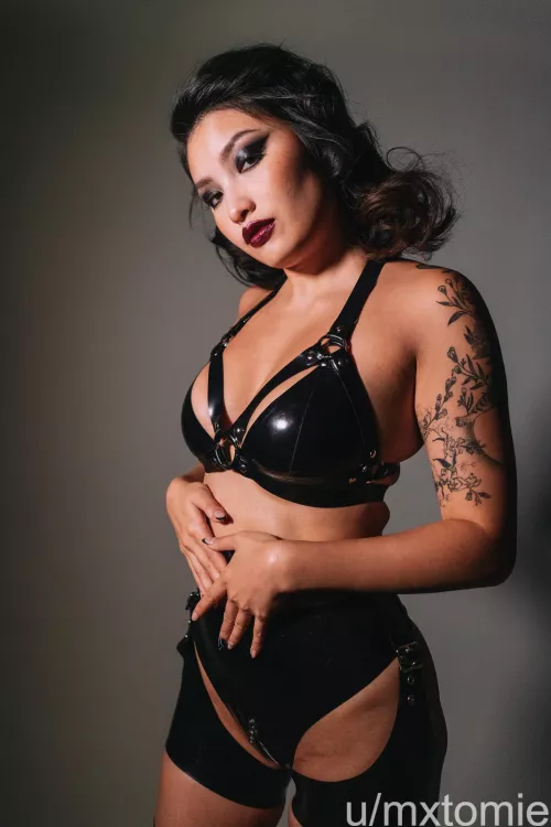 Can you guess my favorite color?  by mxtomie