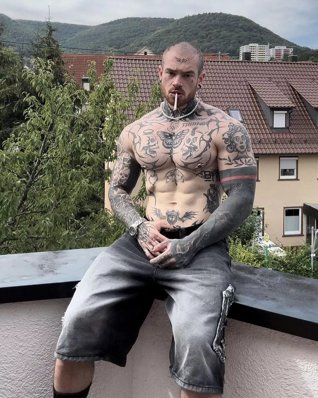 Do you greet me if you see me on the balcony? posted by Martinisdead