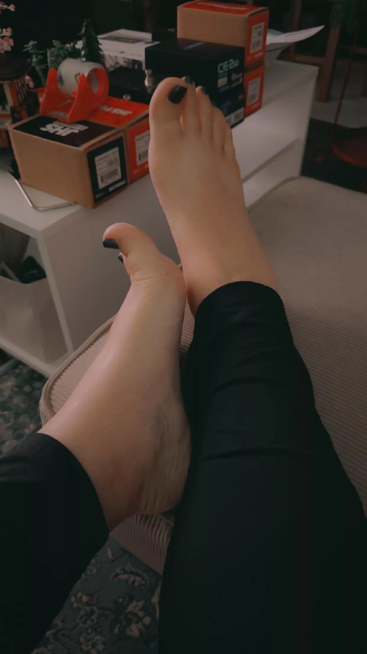 Do you like me in leggings? 🤭🫣 posted by Impossible_Elly_9655