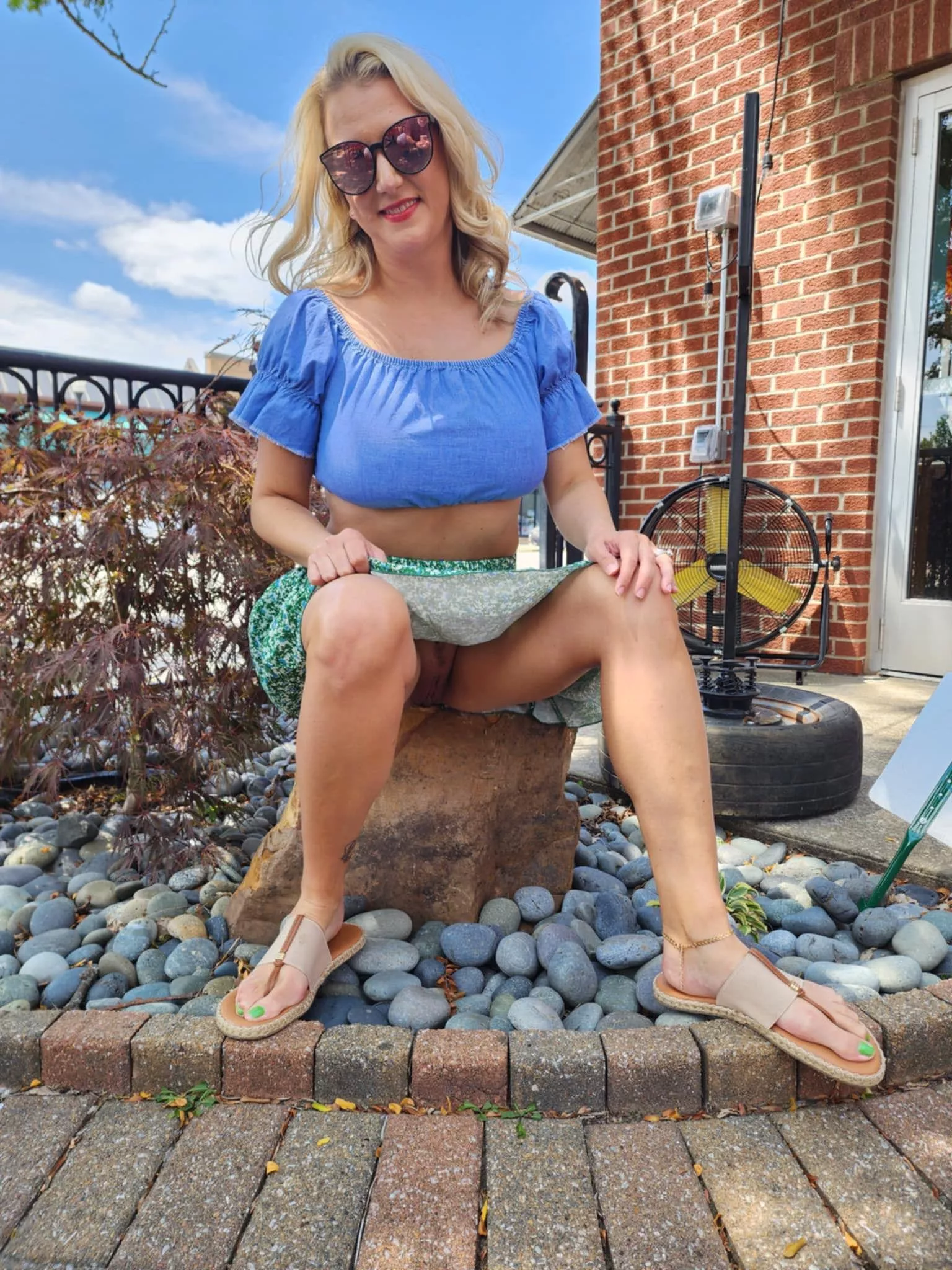 Flashing my pussy in the wild, see if anyone notices posted by Mrs_Englewood