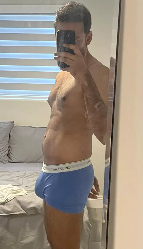 Hi, new here. by focusonthehead