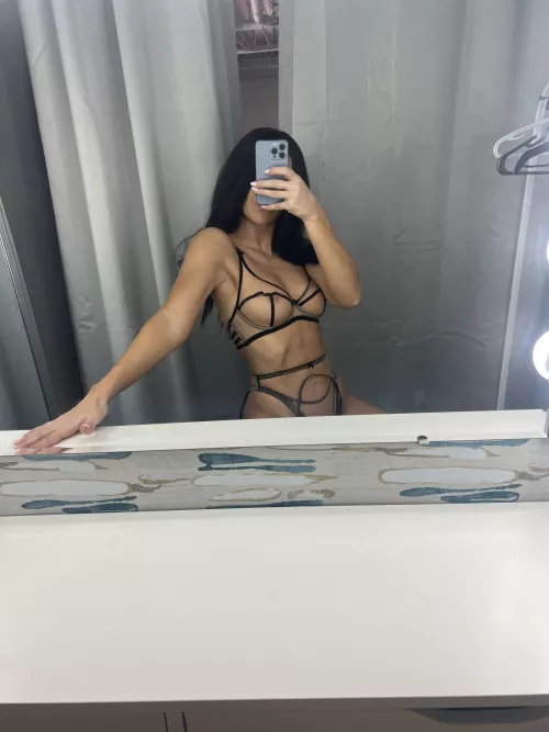 I love flaunting myself in front of the mirror by labeloiseau