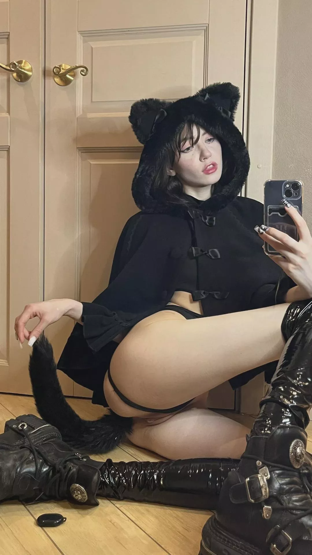 i may be a goth kitty, but i love white tenderness  posted by YourSmallDoll