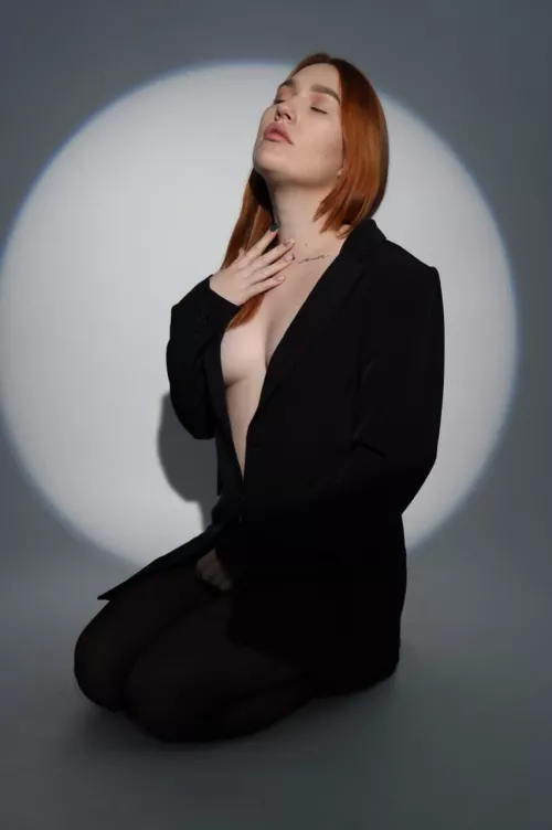 I want to feel love by Velma_quean