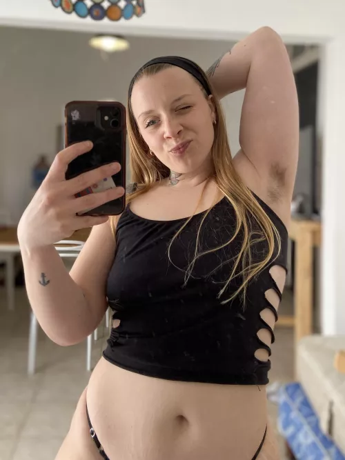 i’m so happy because my hair is growing a lot  by litaxspice