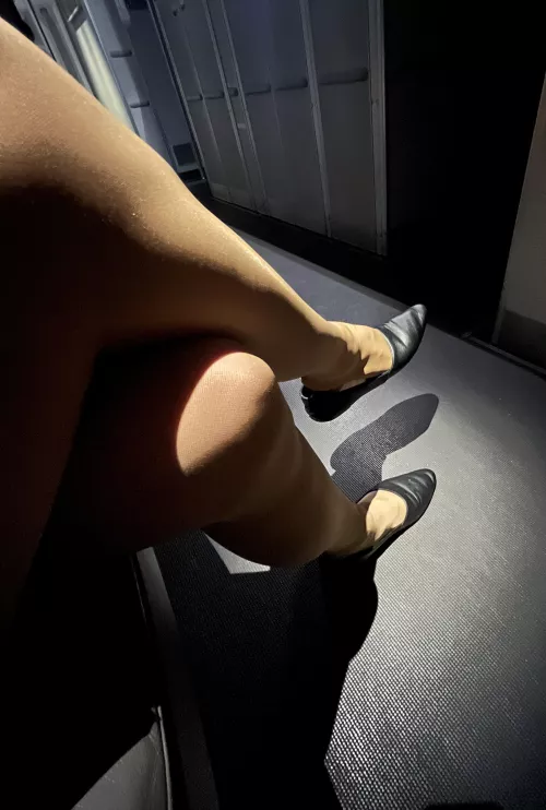 It is night flight time 🛫 by frolleinscherz