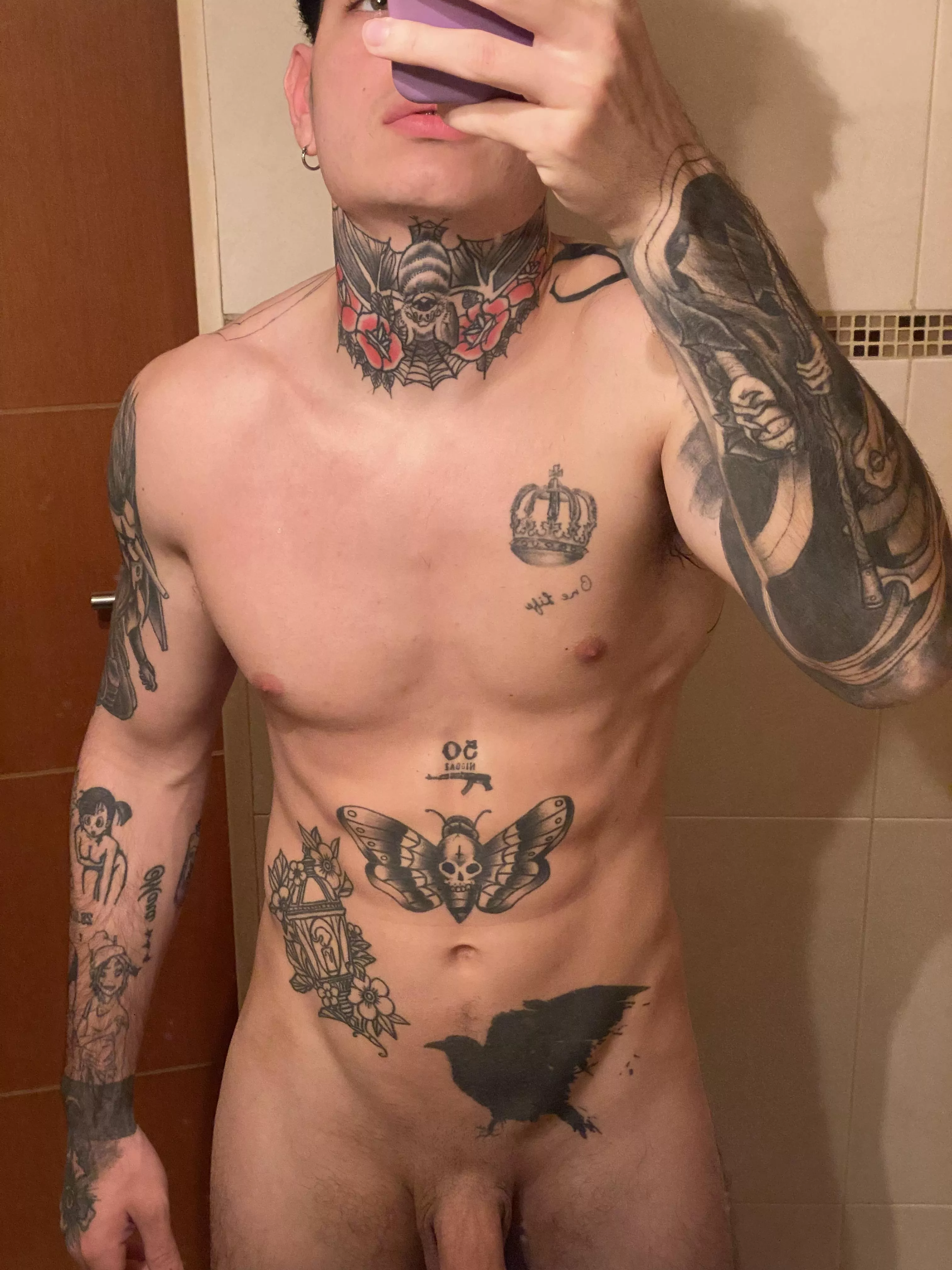 tattoos in abs? posted by Apart_Force2142