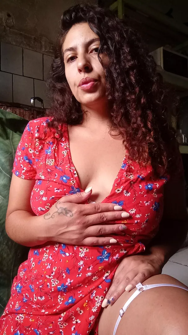 What do you call a mom that fucks on the first date? F40 posted by pale_xx