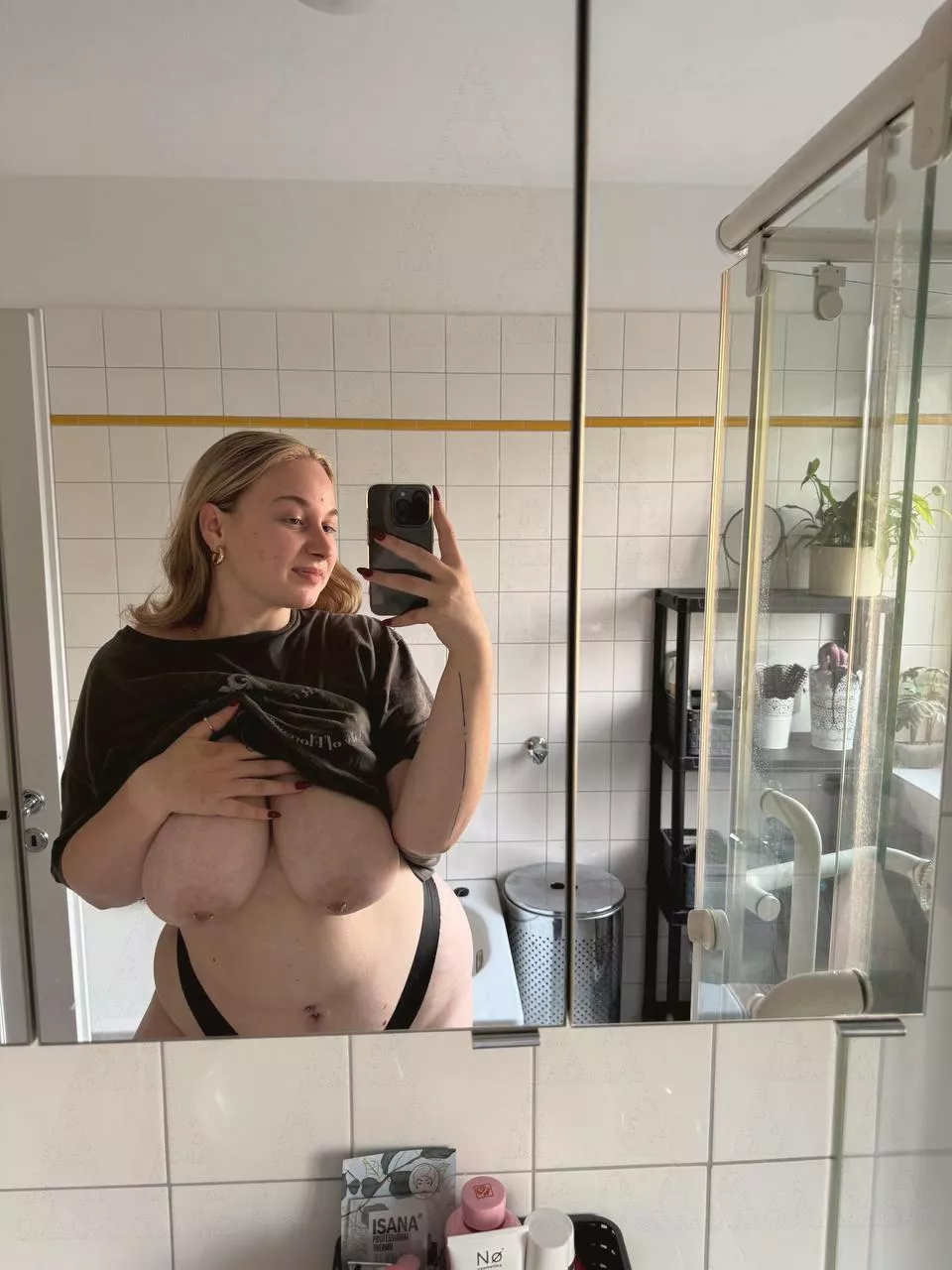 You look hungry..Let me feed you! posted by madisonxhobbs