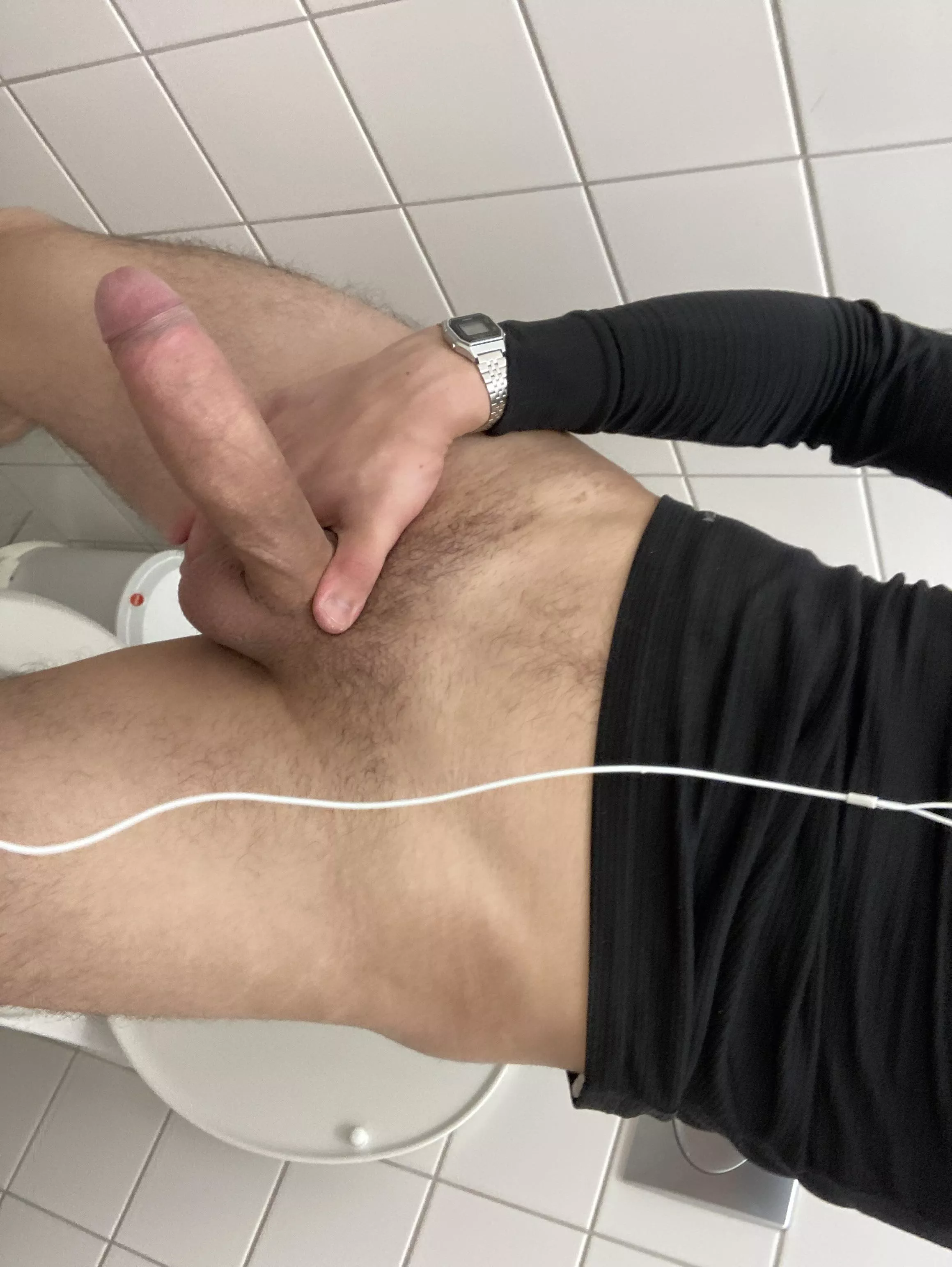 22 was supa horny at work😬 posted by Front_Shape_710