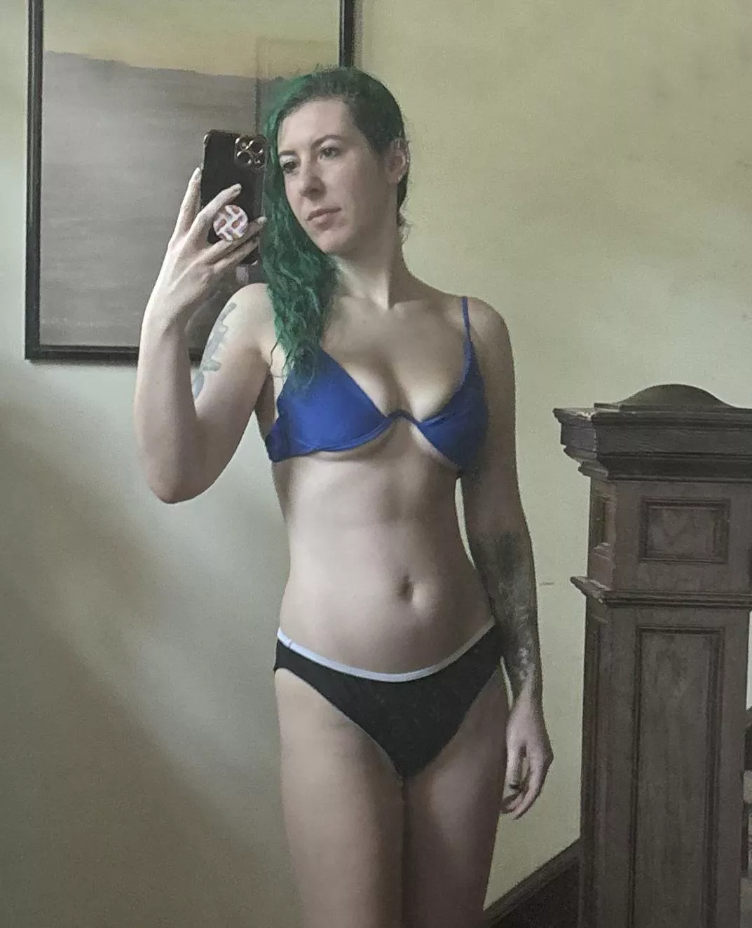 Bikini selfie posted by sirenskiss3