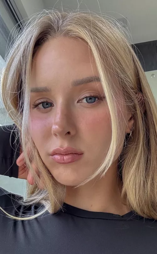 Caroline Zalog by Ken789gh