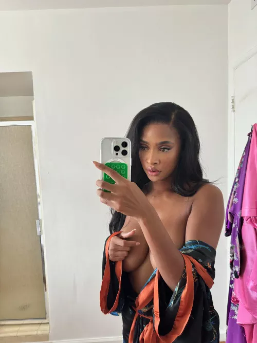 Come closer let me tell you a secret  by Im-DarkPhoenix