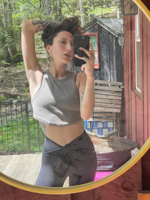 hope you zoom on the pits ;) by mmmickeyy