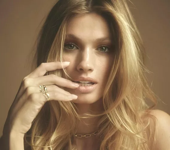 Maggie Rawlins by qwer5r