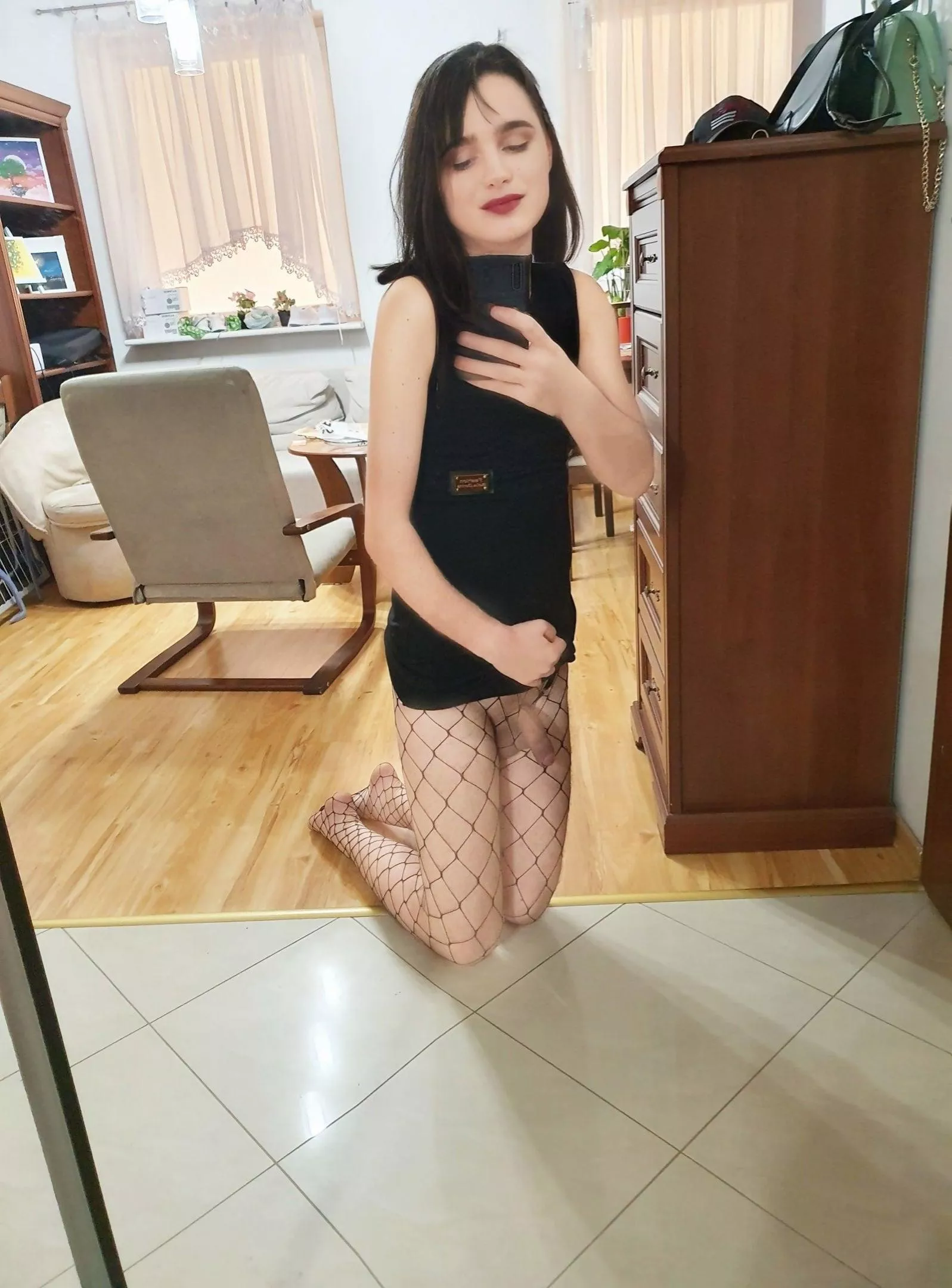 On my knees 🥵 posted by xxxwo