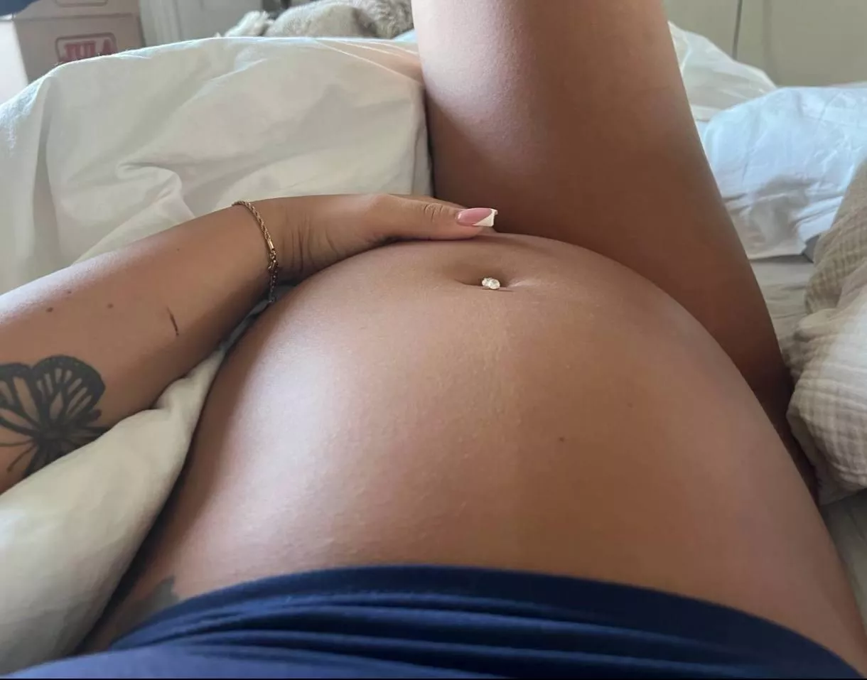 Prego or food baby, what ya think 🤔 posted by karpen1897