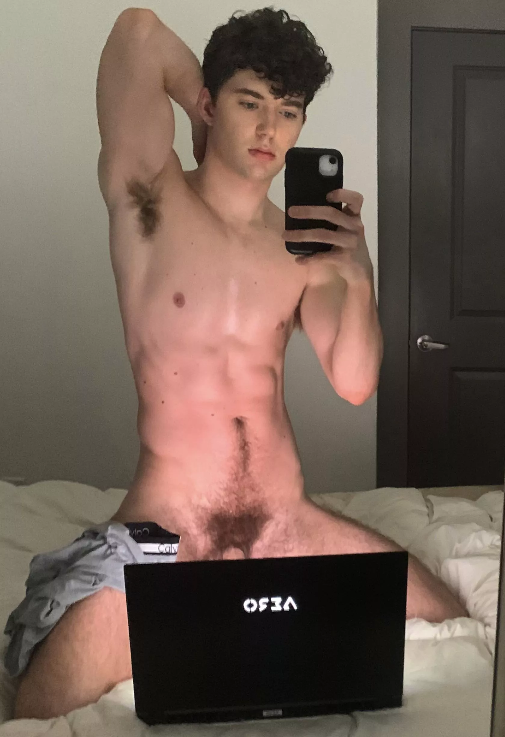 Ran out of deodorant last week and I’m pretty musky, u still wanna sniff my pits bro posted by ElsaGermaineRiley