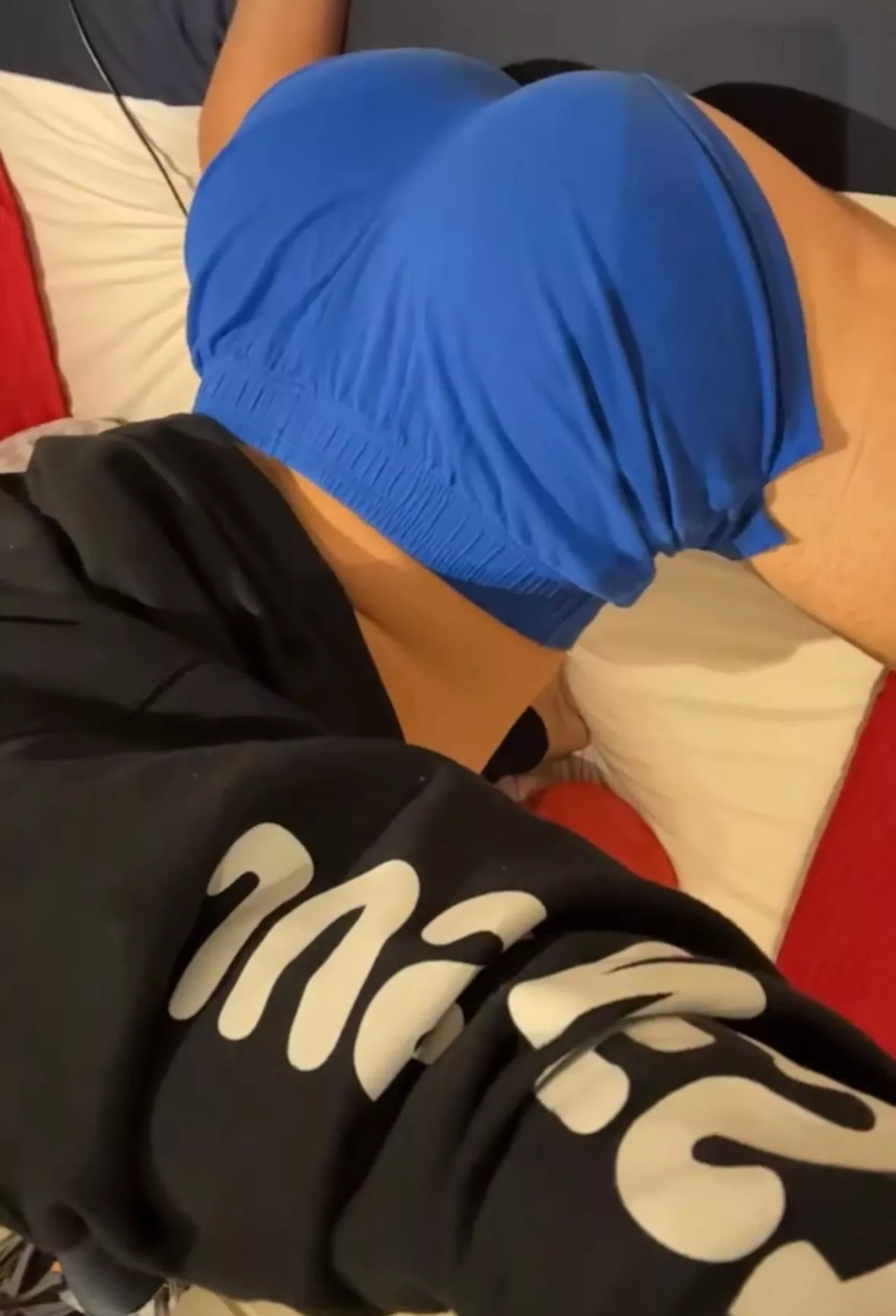 22m Fl lookin for big cocks and muscular dudes lookin to worship my cakes @andy_bleufin posted by Loose_Card5411