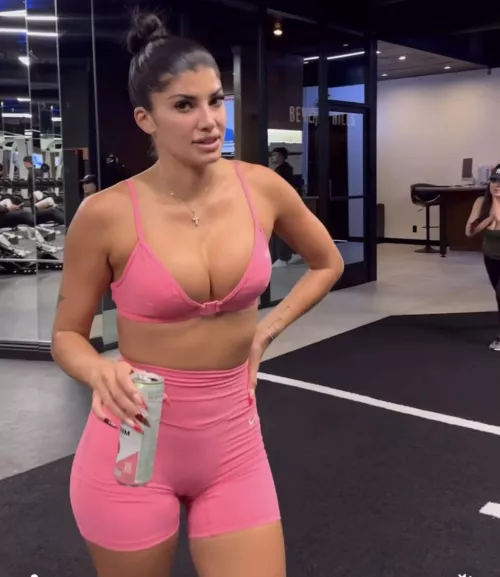 BB21 Analyse in the gym  by hubbaguf