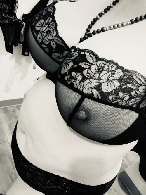 Bra shopping sneak peak  by Sexywifemrk